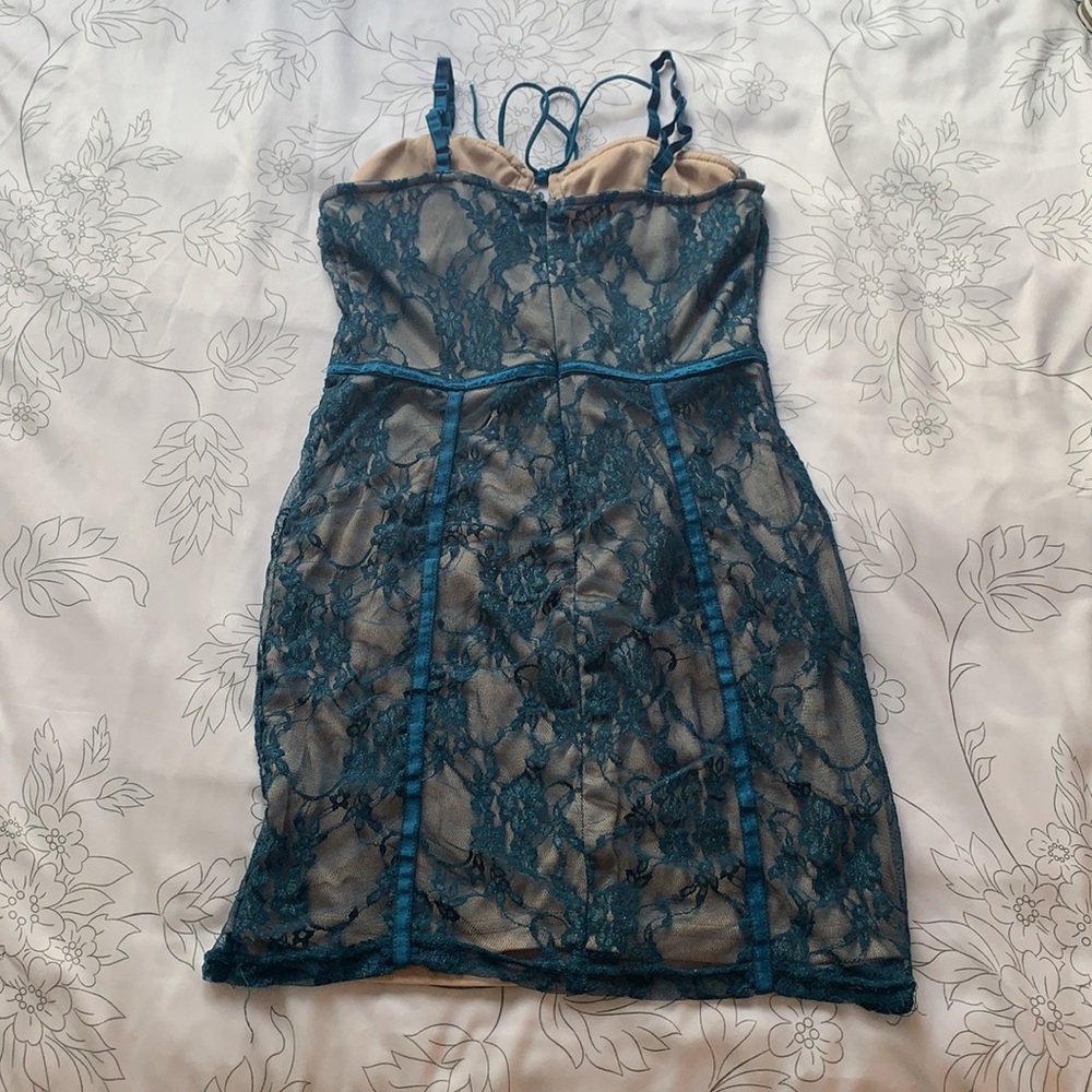 Superdown Dress - Picture 3 of 8